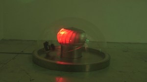 con with Stomach Problems (2014) Sculpture combines light, and movement. Materials: Plexiglas, stainless steel, aluminum, fan, LED light. Diameter: 110 cm. Height : 50 cm. 