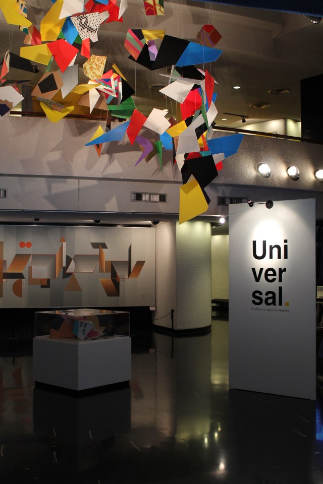 Universal  Vía Láctea Fragments@Planetario Alfa de Monterrey, Mexico_2014 Plastic & cardboard  Dimensions Variable