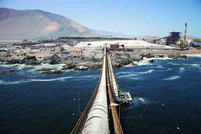 Video still (Port of Patache, Chile) from Fundir, 2015