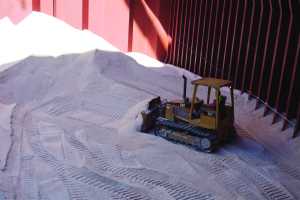 Video still (Port of Chelsea, MA) from Fundir, 2015