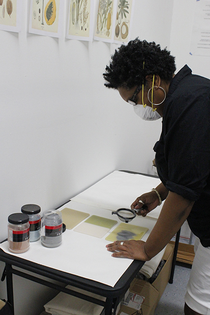 Cheryl_Derricotte_WorkingInTheStudio