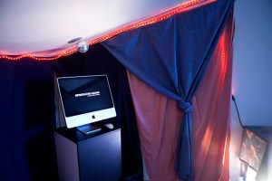  IMPROVISATION KARAOKE - 2015 - PARTICIPATORY VIDEO-INSTALLATION