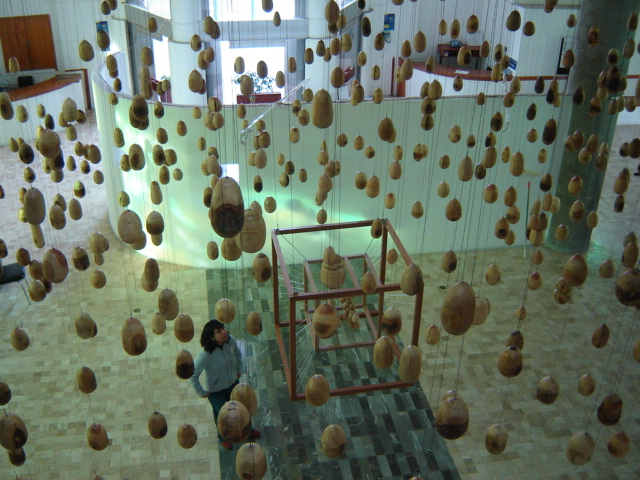 Títle: "Movimiento Suspendido" Medium: Wood (pirul, pine, ash, poplar, jacaranda) Size: 8 meters x 8 meters x 6 meters (26.24 ft x 26.24 ft x 19.68 ft) Year: 2006