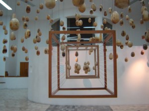 Títle: "Movimiento Suspendido" Medium: Wood (pirul, pine, ash, poplar, jacaranda) Size: 8 meters x 8 meters x 6 meters (26.24 ft x 26.24 ft x 19.68 ft) Year: 2006