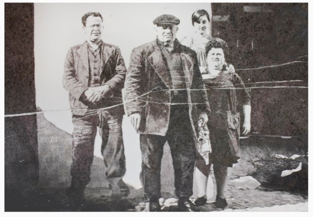 Jesús, Gabriel, Visitación y Ramona en Valdepeñas, dust stuck on plastic, 105 x 150 cm, 2015